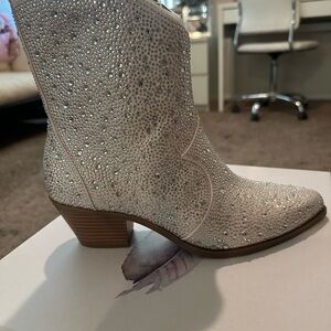 Jessica Simpson Sparkling White Heeled Boots